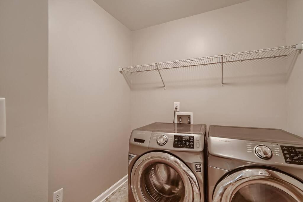 Вілла Luxury Townhouse In Atlanta Suburb Collinsville Екстер'єр фото
