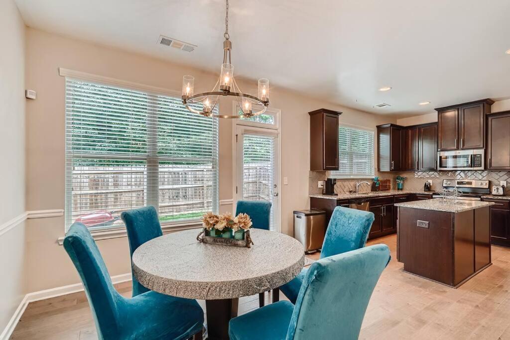 Вілла Luxury Townhouse In Atlanta Suburb Collinsville Екстер'єр фото