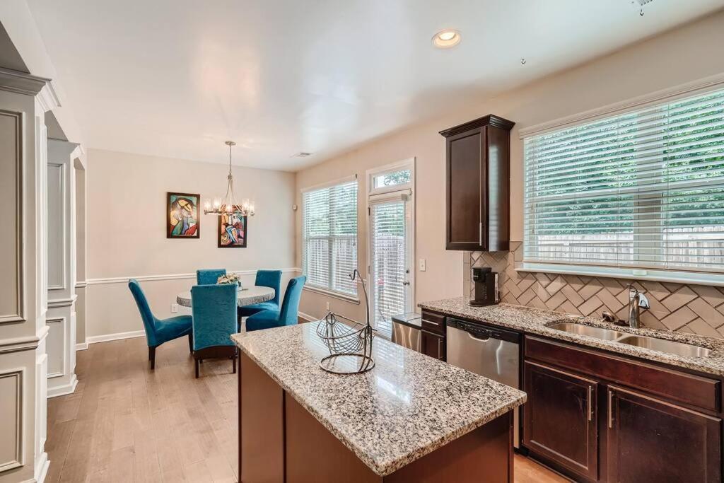 Вілла Luxury Townhouse In Atlanta Suburb Collinsville Екстер'єр фото